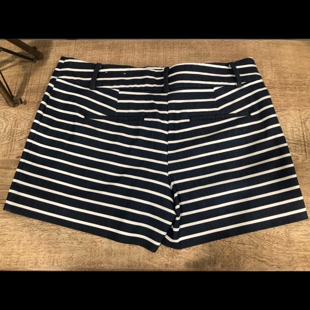 Ann Taylor LOFT Riviera Striped Shorts | Size 2 | Navy Resort Classic - Picture 4 of 16